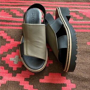 Never worn Bueno khaki and black casual sandal